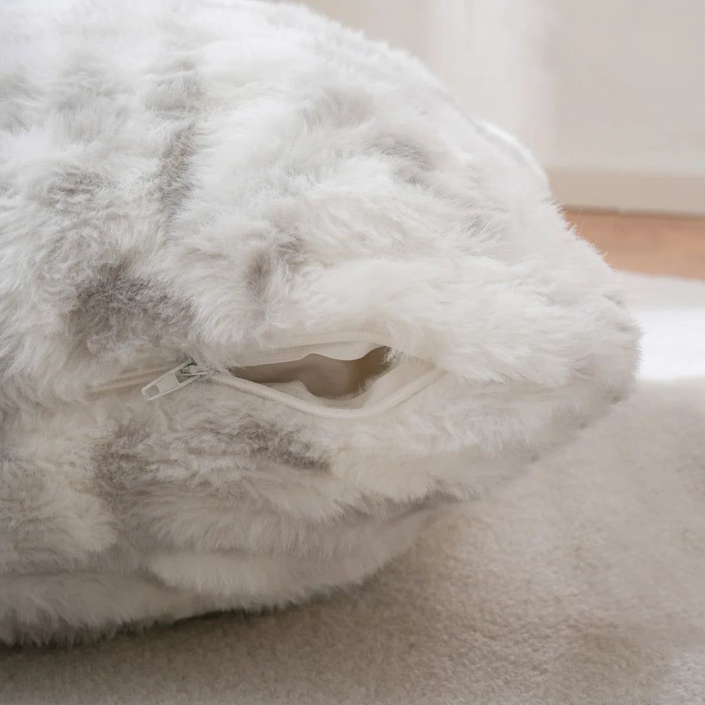 2-Pack Soft Faux Rabbit Fur Pillow Covers 18x18 Inch， Plush Fluffy Decorative Throw Pillowcases with Zipper, Cozy Cushion Covers for Sofa Couch Bed, Grey